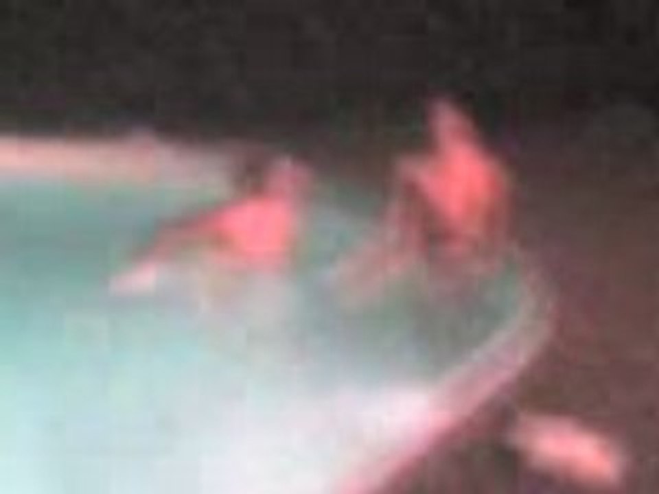 MOV0000piscine4