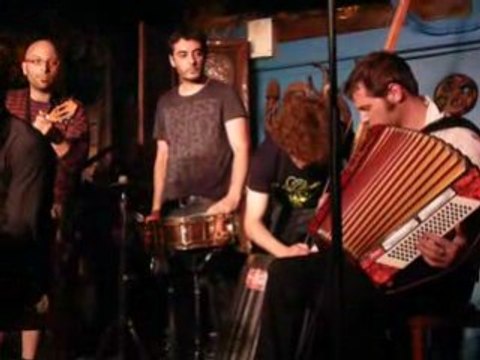 Les Petites Bourrettes - Du Sang sur ma Chemise