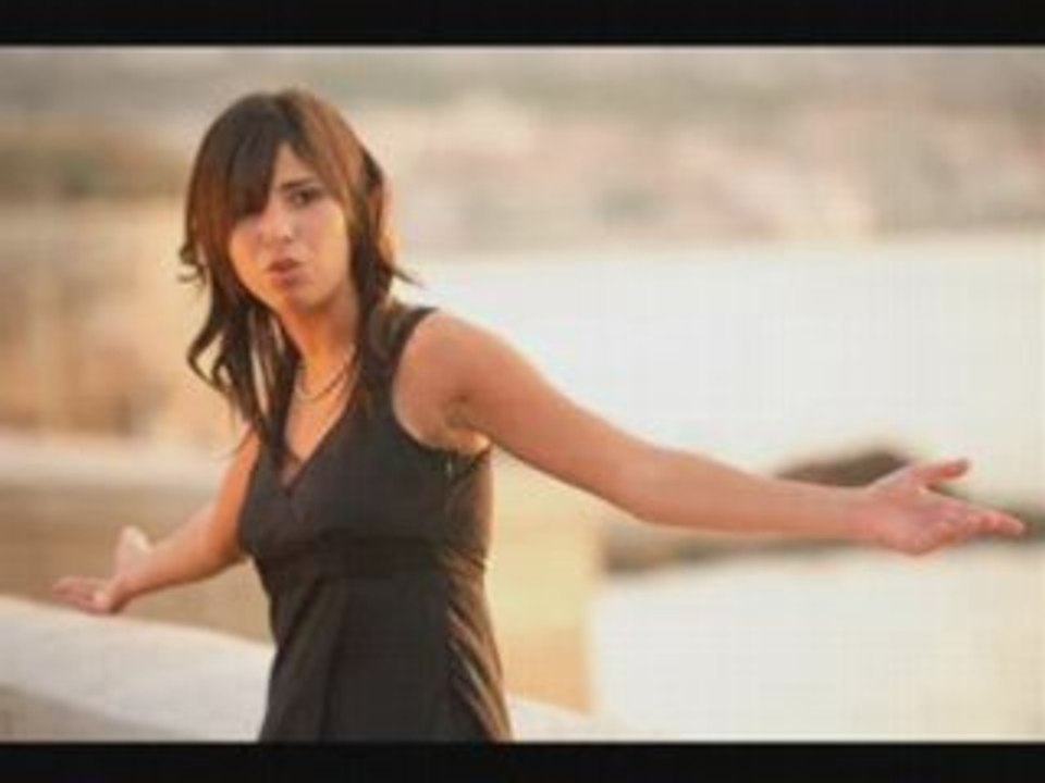 SAMIA - TROP JEUNE
