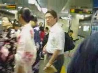Japón 17: Con yukata, en el metro de Tokio