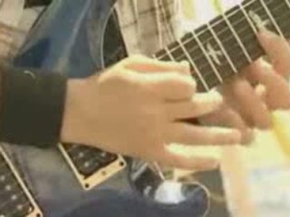 Talented young guitarist burns down Brighton!