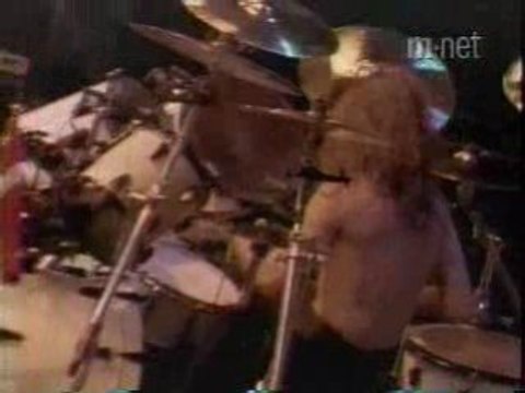 Metallica - Creeping Death - Live Moscow 91 (1)