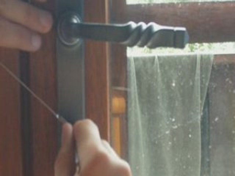 Lockpicking a door