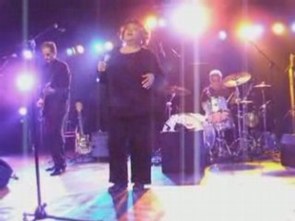 Mavis Staples & Rick Holstrom band live at Oostende.