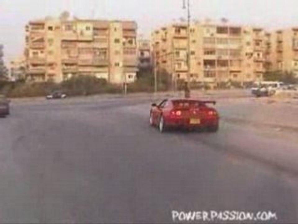 Ferrari - 355 drift burnout in street