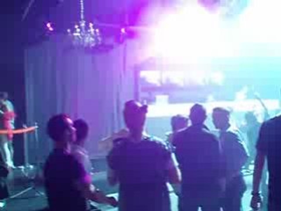fille en mode danse h2o