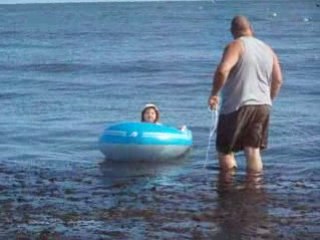 Lorelei 23 moi dans le bateau gonflable