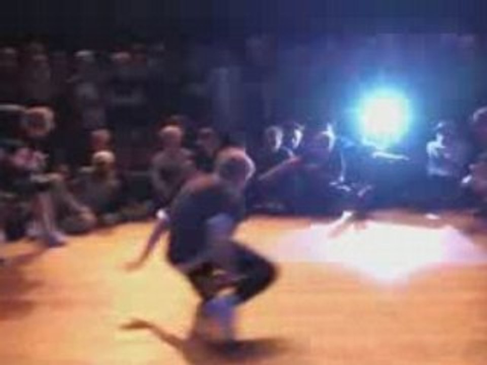 Uk Bboy -Europ2008- Quart de finale - Seven Eleven Vs Mafia