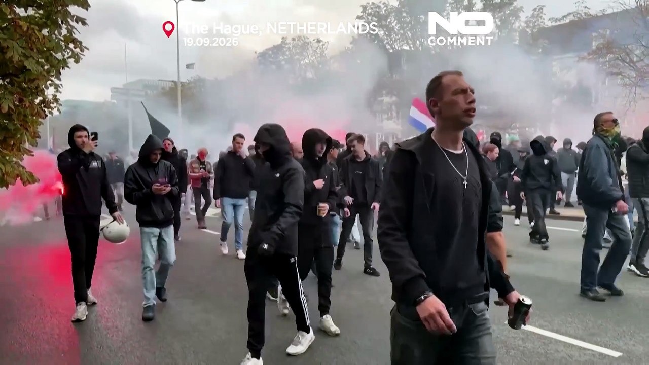 Den Haag: Polizei geht bei Anti-Migrationsdemo gegen Rechtsextreme vor
