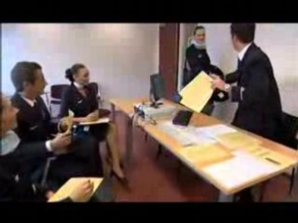 Hôtesse de l'air, steward, cabin crew, PNC...