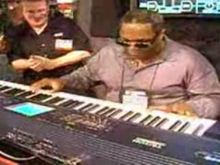 Korg triton extreme Ellis Hall au NAMM part2