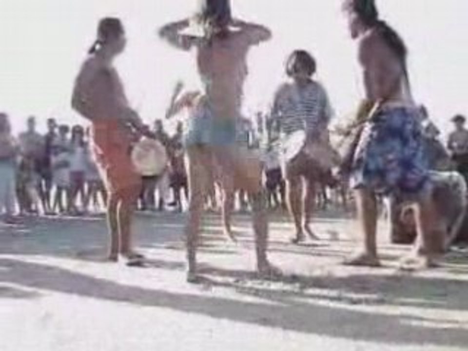 Balli sulla spiaggia