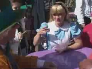 Alice and Mad Hatter meet 'n' greet