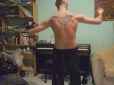 Ks's playing the piano.....piano piano.....