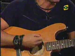 Pedro Suarez Vertiz Cantando A favor De la Ecología