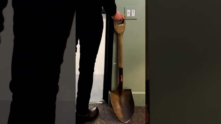 Tom Cruise se régale grâce à son popcorn bucket Digger🍿 Rendez-vous au cinéma le 30 septembre 2026