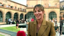 Helen Lindes se emociona al hablar de la perdida de su perro Denver