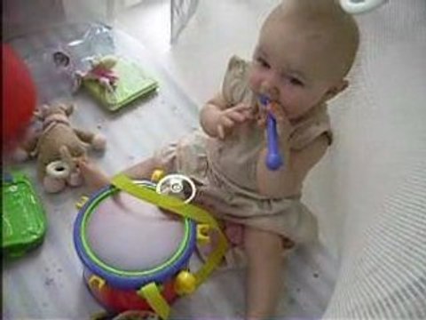 Leane fait du tambour