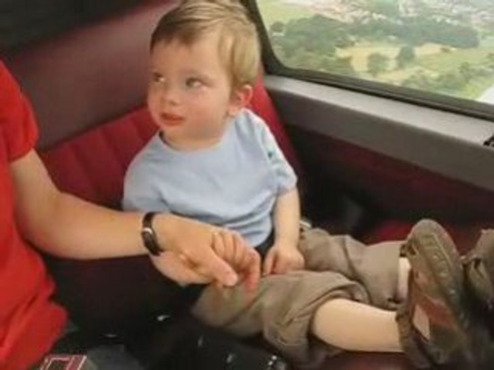 Eliott en avion