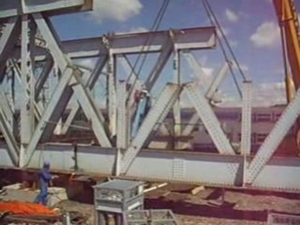 Oissel : la fin du viaduc SNCF - Premières (dé)coupes