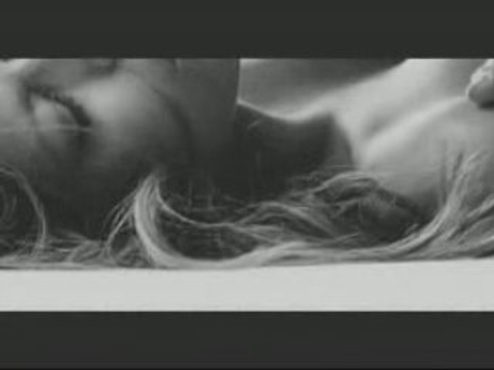 Eva Mendes nue Calvin Klein