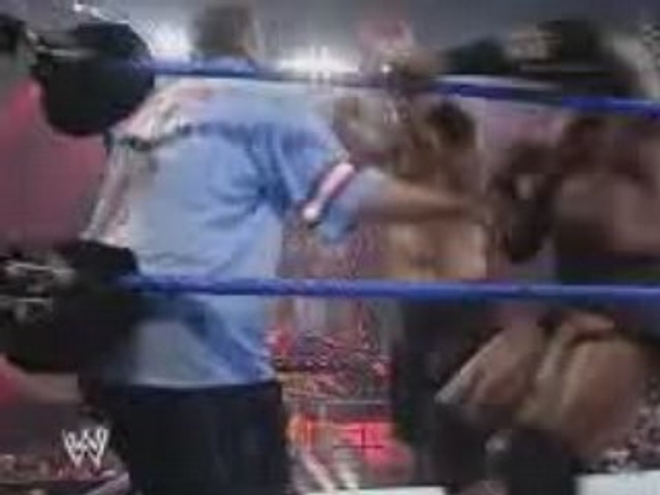 WWE Lashley vs Umaga and Mcmahons