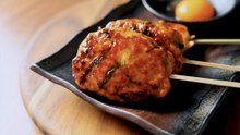 How to Make Delicious Glazed Tsukune: Easy Japanese Chicken Meatball Skewers Recipe