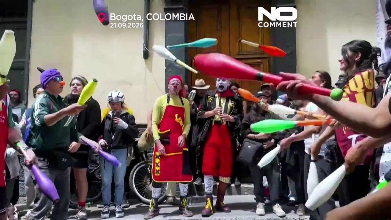 Künstler protestieren in Bogotá mit Musik, Tanz und Puppen gegen Kulturkürzungen