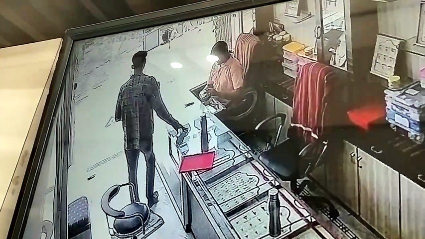 चूरू में युवक ने ज्वैलर शॉप से उठाए 7.20 लाख के गहने