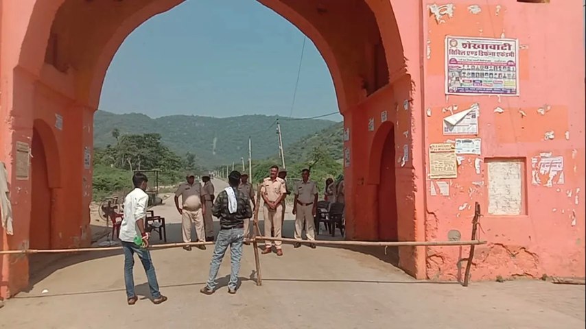 नारायणी धाम में प्रवेश बंद: 23 सितंबर की आधी रात तक पाबंदी, पुलिस तैनात