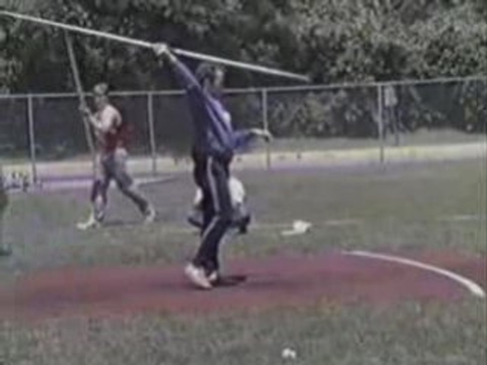 ATHLE JAVELOT 75m SANS ELAN RECORD DU MONDE ?