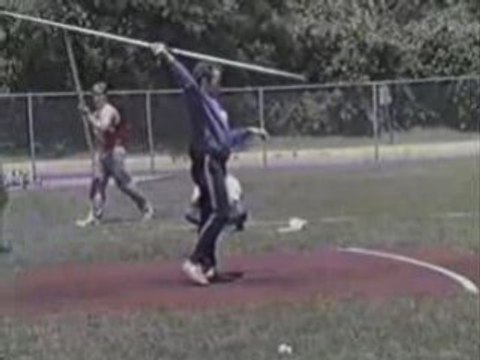 ATHLE JAVELOT 75m SANS ELAN RECORD DU MONDE ?