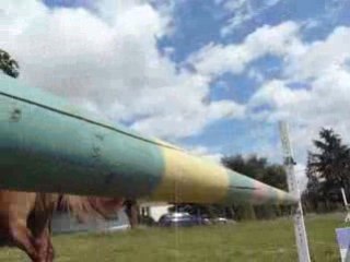 Lora et Qina saut assis