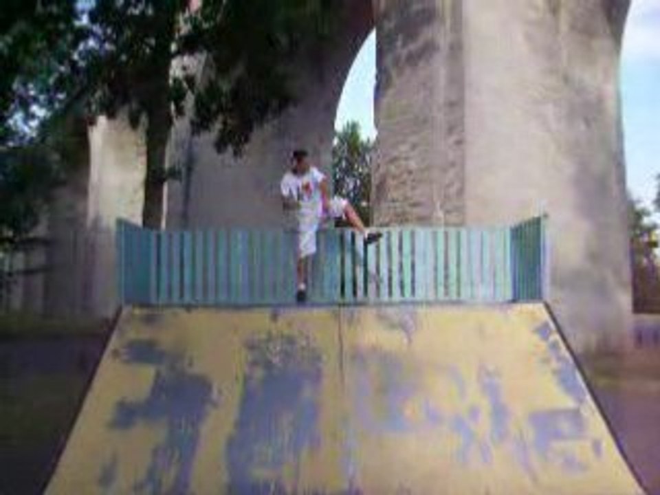 ExiiBi JumPStyLe