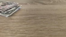 Is it better to invest at the beginning or end of the month ?