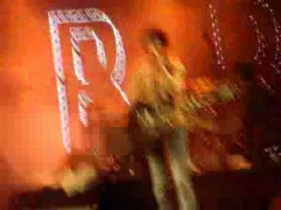 Carcassonne - Dynamite & Félix qui casse sa guitare xS