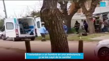 Trasladaban a un hombre en una ambulancia