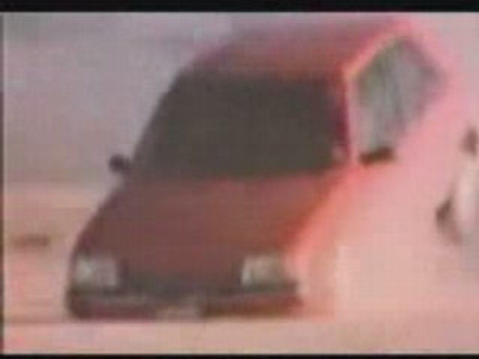 Peugeot 205 GTI Garce! - Pub