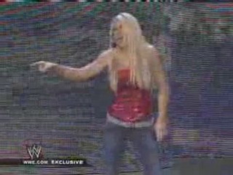 WWE.com Exclusive: Jillian sings to the Tennessee crowd