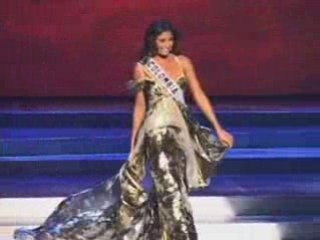 Pre-eliminar traje de noche Colombia