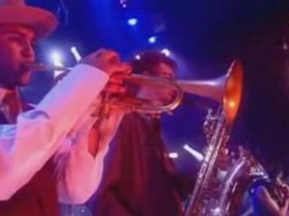Amy Winehouse - You Know I'm No Good -Live-