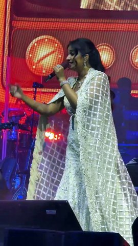 Shreya Ghoshal Performing Live in Houston