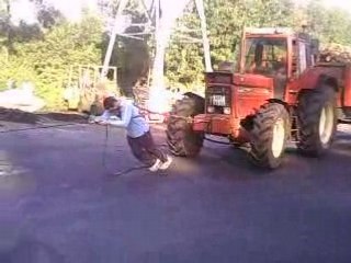 Julien au tirage de tracteur,22 tonnes sur 20metres