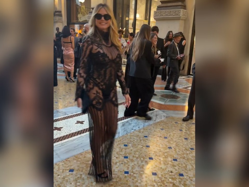 So freizügig zeigt sich Heidi Klum bei der Fashion Week in Mailand