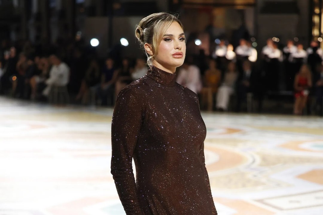 Aryna Sabalenka cambia el tenis por Gucci: mira su aparición en Milán