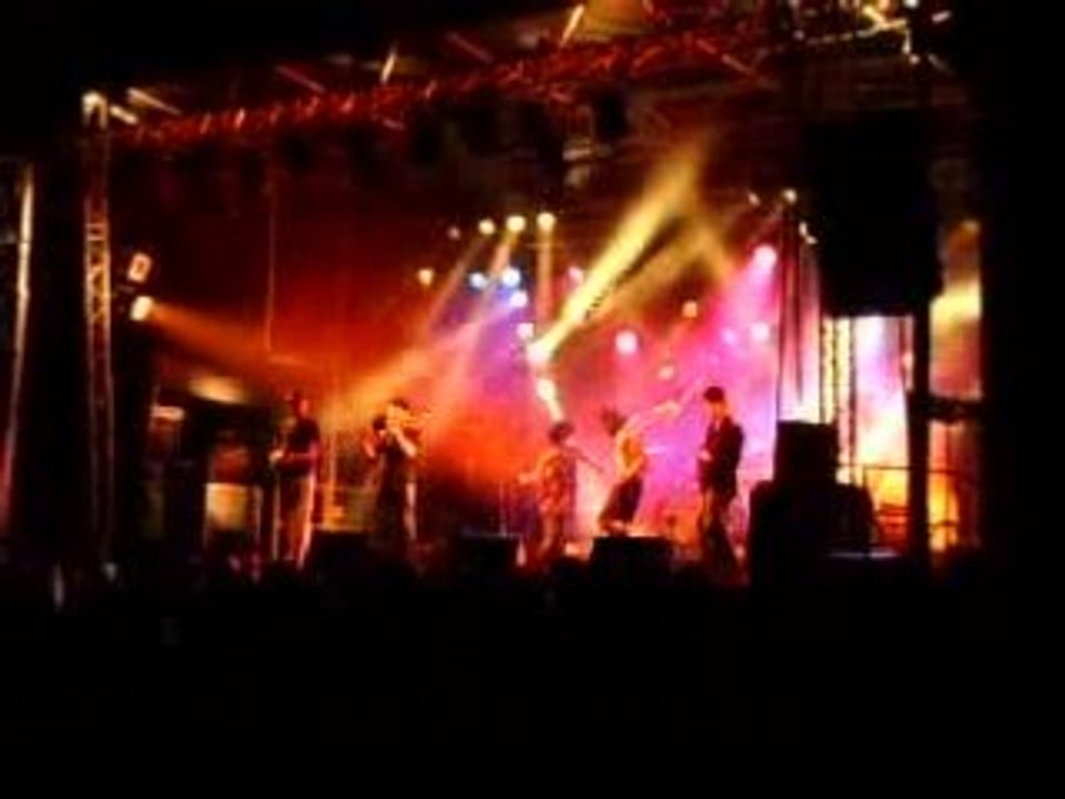 "mon côté punk" en concert festival du vieux Chêne