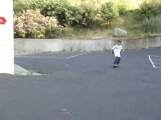 skate chute aziz hang up