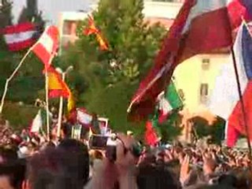 Chant et drapeaux
