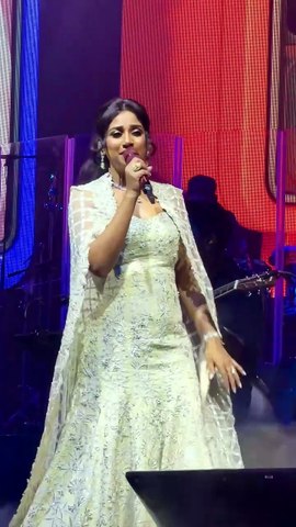 Shreya Ghoshal singing Do Lafzon Ki Live In Houston| Shreya Ghoshal Live In Concert