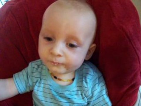 axel grogne quand il mange